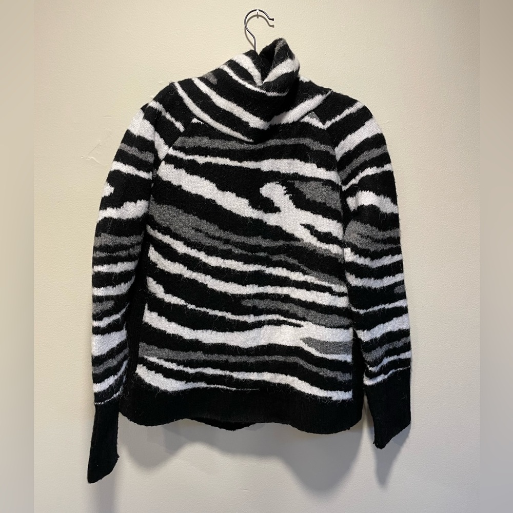 Evereve sweater RD Style brand